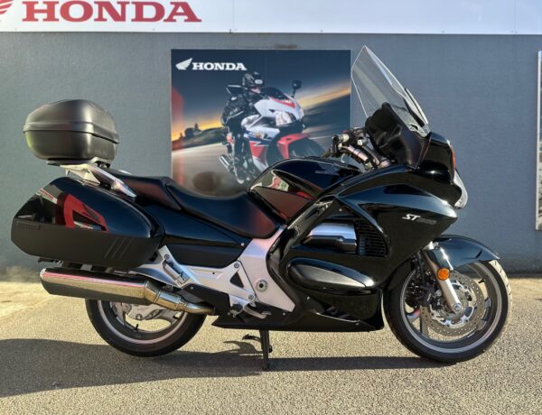 2011 HONDA ST1300 Image